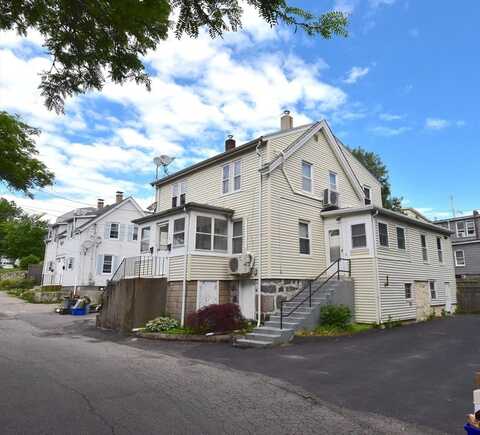 12 Parmenter Pl, Quincy, MA 02169