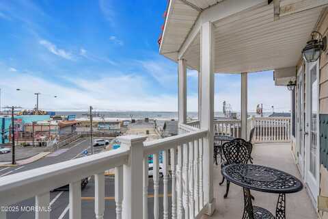 21 Blaine Avenue, Seaside Heights, NJ 08751
