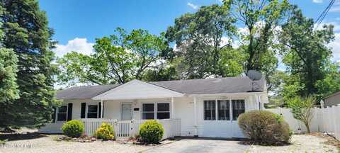 113 Lawrence Drive, Lanoka Harbor, NJ 08734