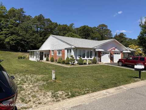 46 Franklin Lane, Whiting, NJ 08759