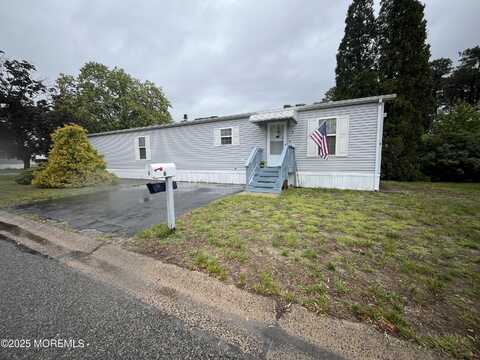 6 Raccoon Avenue, Whiting, NJ 08759