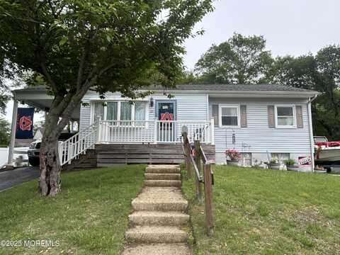 29 Virginia Avenue, Hazlet, NJ 07730