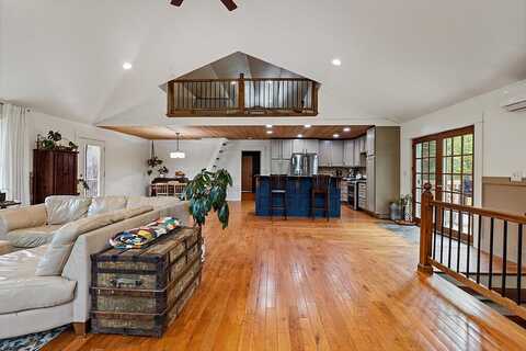 39 Lobo Lane, West Gardiner, ME 04345