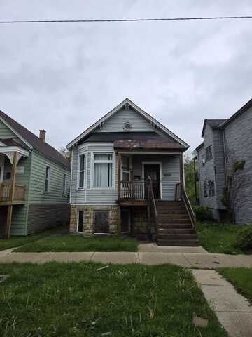 7828 S ESCANABA Avenue, Chicago, IL 60649
