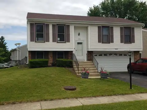 1020 Woodside Drive, Roselle, IL 60172