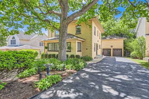 1835 S 4th Place, Saint Charles, IL 60174