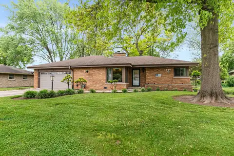 831 W Marywood Avenue, Aurora, IL 60505