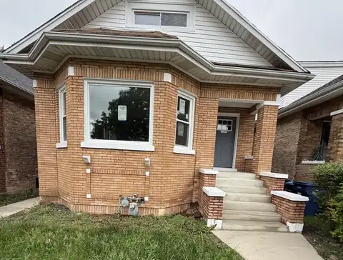 2102 S 7th Avenue, Maywood, IL 60153