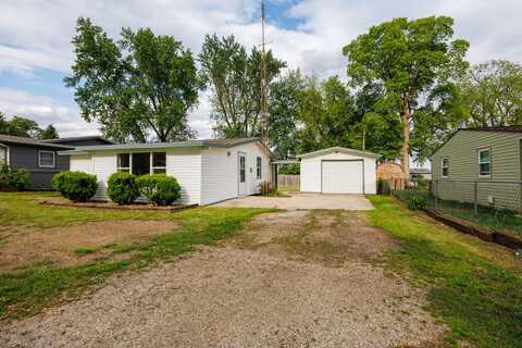 303 N Woodlawn Street, Downs, IL 61736