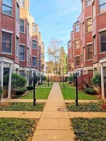 5127 N Damen Avenue, Chicago, IL 60625