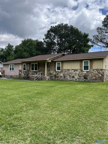 2143 Meadowood Drive, Southside, AL 35907