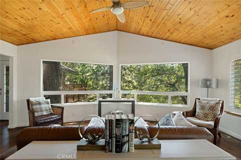 221 Darfo Drive, Crestline, CA 92325