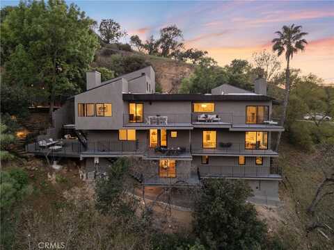 3250 Coldwater Canyon Avenue, Studio City, CA 91604