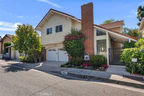 10211 Clematis Court, Los Angeles, CA 90077