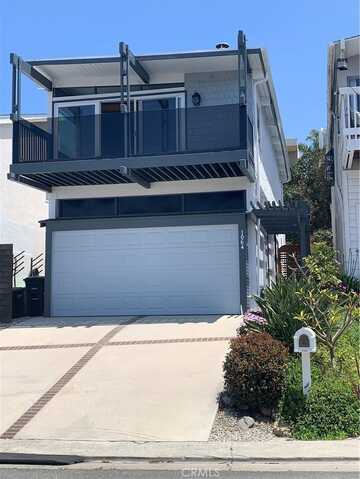 1064 Santa Ana Street, Laguna Beach, CA 92651