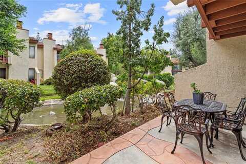 5720 Owensmouth Ave #152, Woodland Hills, CA 91367