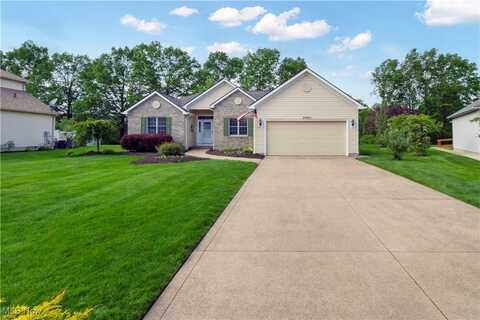 28420 Glen Hollow Lane, Olmsted Falls, OH 44138