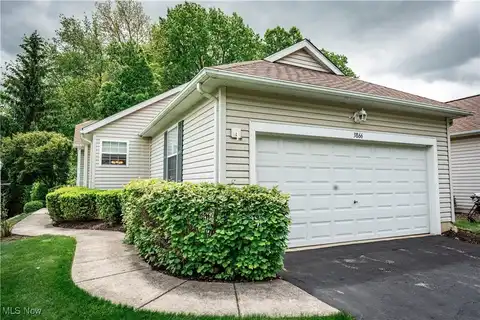 3866 Woodbury Oval, Stow, OH 44224