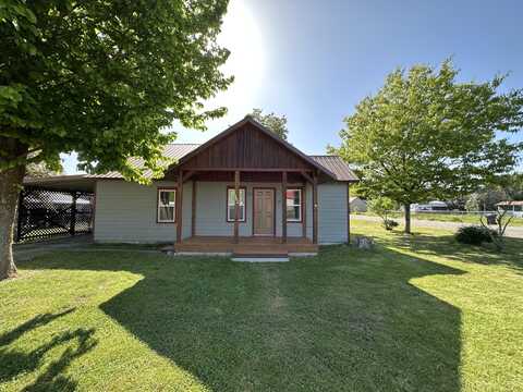 302 CENTER ST, CHEWELAH, WA 99109
