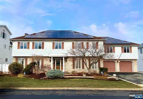 20 Albert Street, Moonachie, NJ 07074