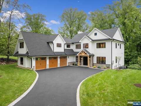 20 Aronow Place, Mahwah, NJ 07430