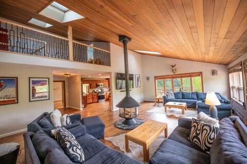55 Joans Ridge Road, Dover, VT 05356