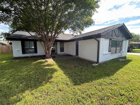 3913 Longstraw Drive, Fort Worth, TX 76137