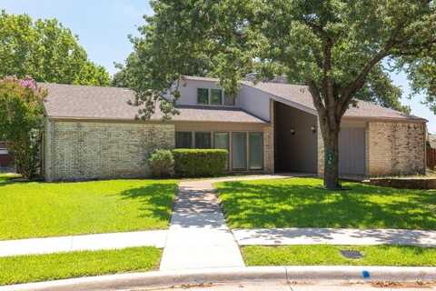 742 Hummingbird Circle, Lewisville, TX 75067