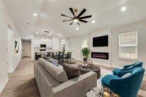 1320 E 3rd Avenue, Corsicana, TX 75110