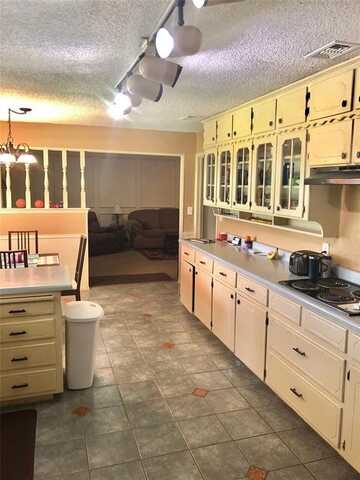 3107 Green Valley Lane, Arlington, TX 76014