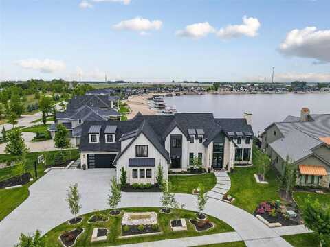 29220 Martin Cir, Valley, NE 68064