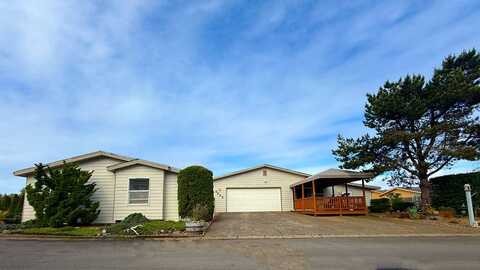 6065 NE Evergreen Ln, Newport, OR 97365