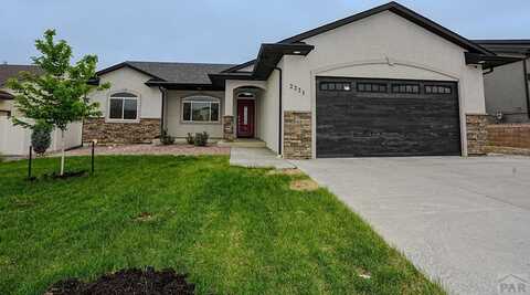 2221 Cliffmoor Ln, Pueblo, CO 81008