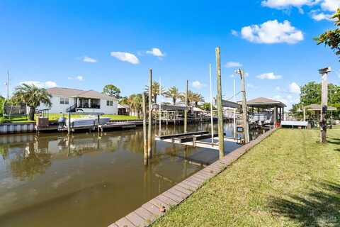 3332 Laurel Dr, Gulf Breeze, FL 32563
