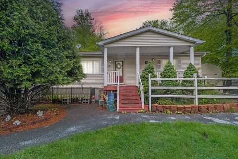 1041 Country Place Dr Drive, Tobyhanna, PA 18466