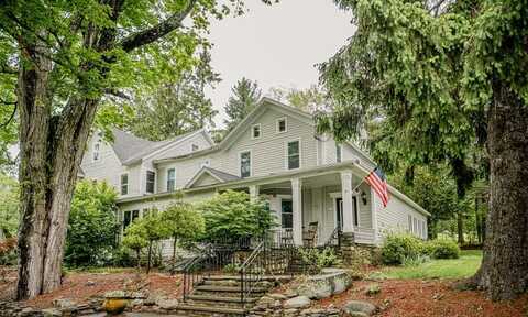 2735 Route 390, Canadensis, PA 18325