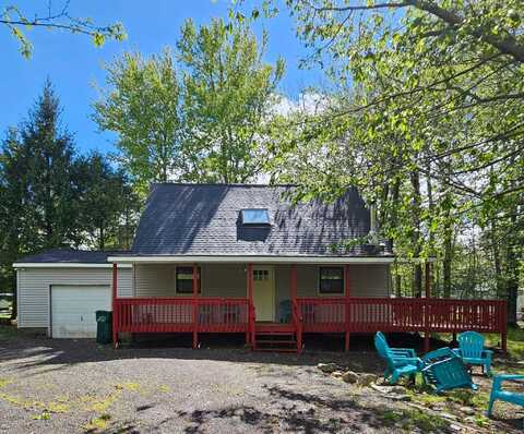 1216 Country Place Drive, Tobyhanna, PA 18466
