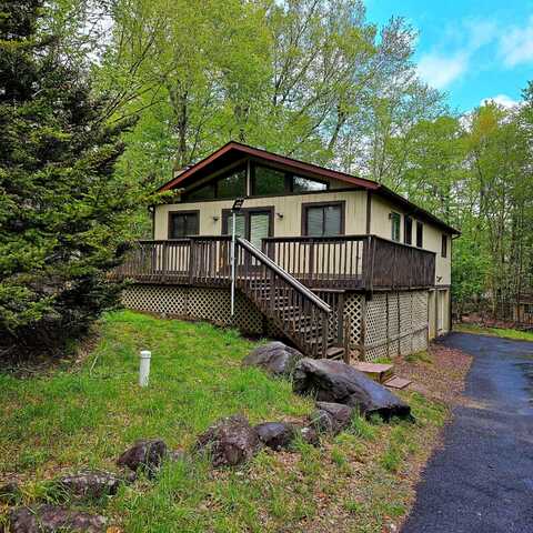 7032 Vista Drove, Tobyhanna, PA 18466