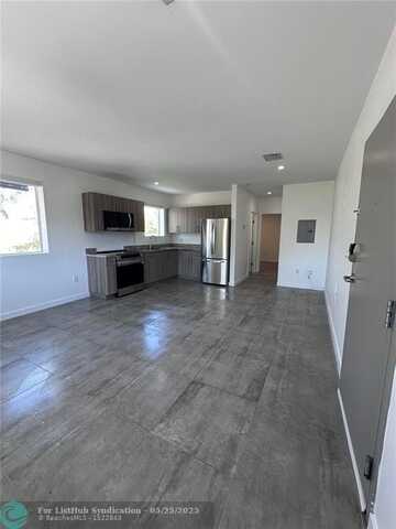 165 NW 39th St, Miami, FL 33127