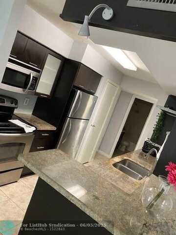 799 Riverside Dr, Coral Springs, FL 33071