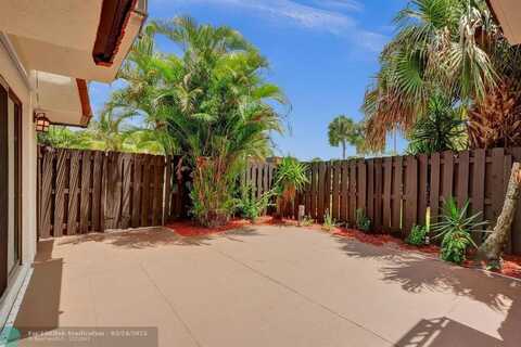 6435 Red Pine Ln, Greenacres, FL 33415