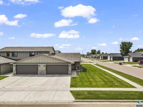 1101 Ryan Dr, Tea, SD 57064