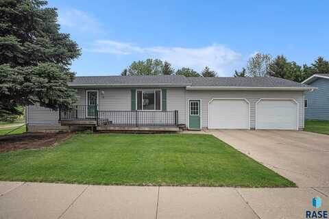 902 S Grant Ave, Madison, SD 57042