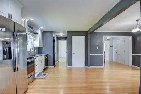 112 Capital Avenue, Chesapeake, VA 23324