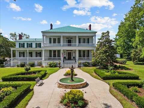 121 W KING Street, Edenton, NC 27932