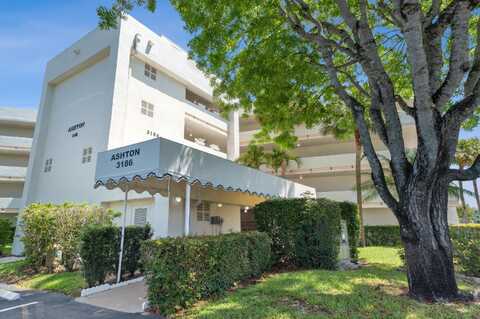 3186 Via Poinciana, Lake Worth, FL 33467
