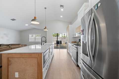 2540 NW 80th Avenue, Margate, FL 33063