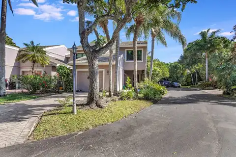 6650 Thornhill Court, Boca Raton, FL 33433