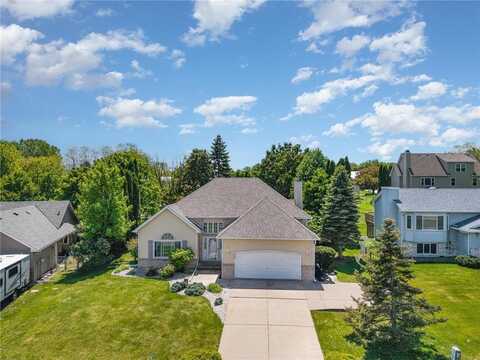 5462 Golfview Circle N, Oakdale, MN 55128