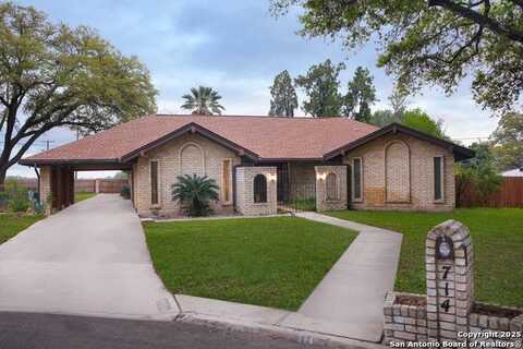 714 Moorside, Windcrest, TX 78239